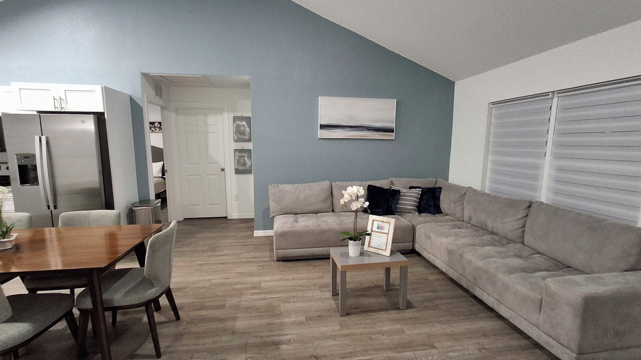 Photo of Livingroom in LaBelle