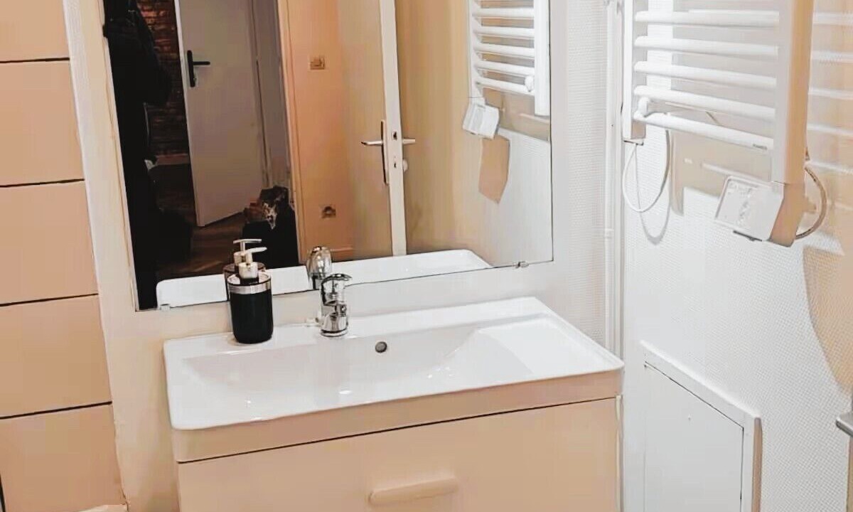 Photo of Bathroom in Chaville