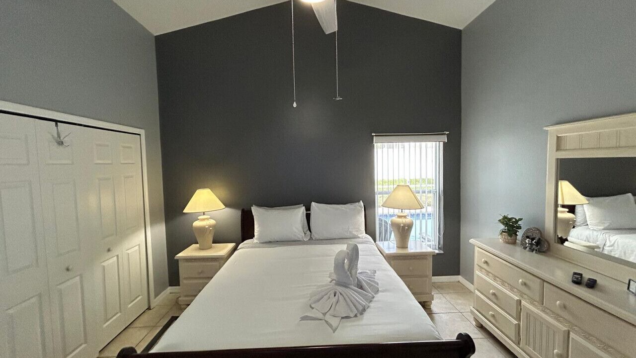 Photo of Bedroom in Florida Pines
