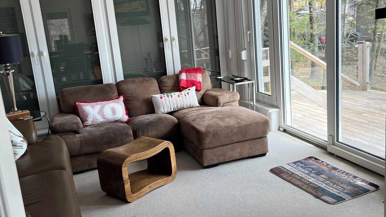 Photo of Livingroom in Muskoka Lakes