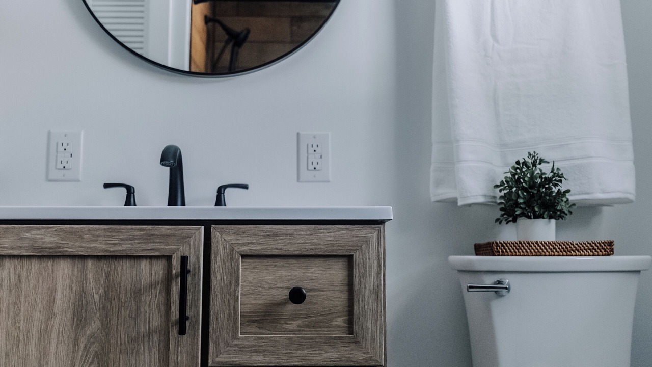 Photo of Bathroom in Linntown
