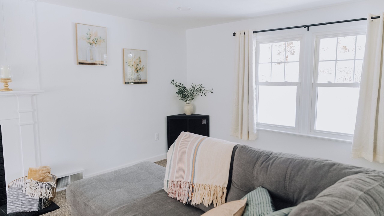 Photo of Livingroom in Linntown