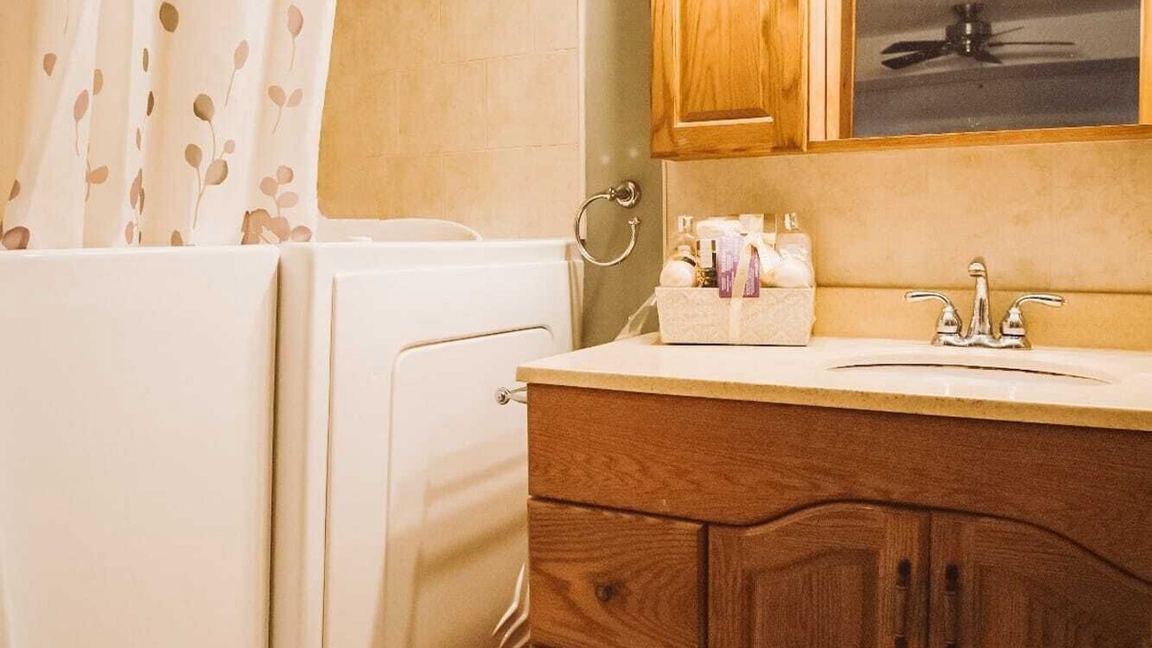 Photo of Bathroom in Machar