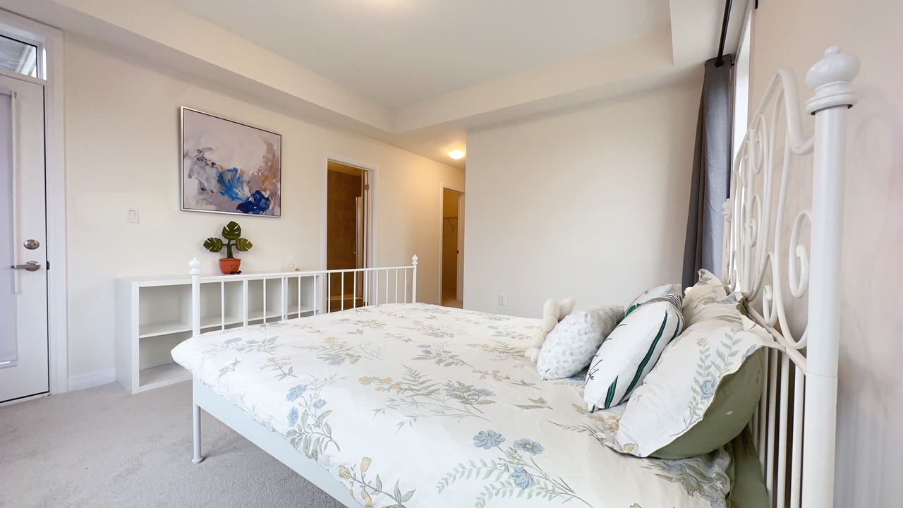 Photo of Bedroom in Richmond Hill