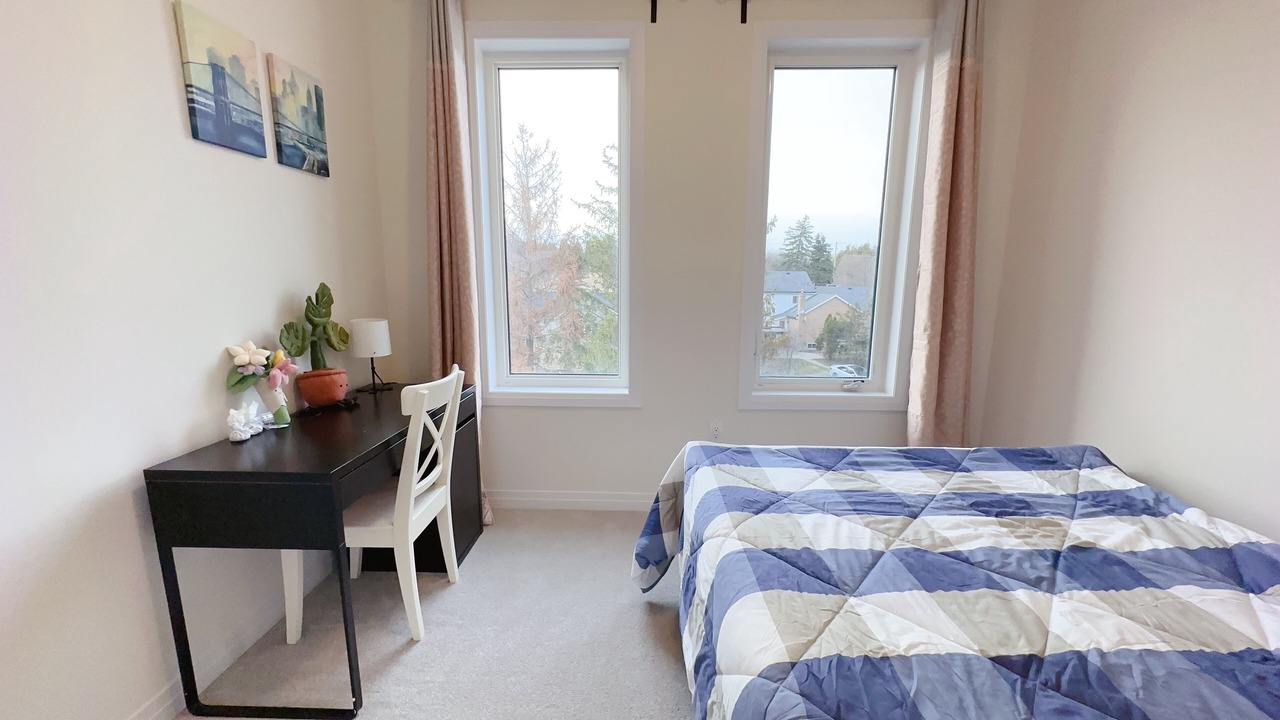 Photo of Bedroom in Richmond Hill