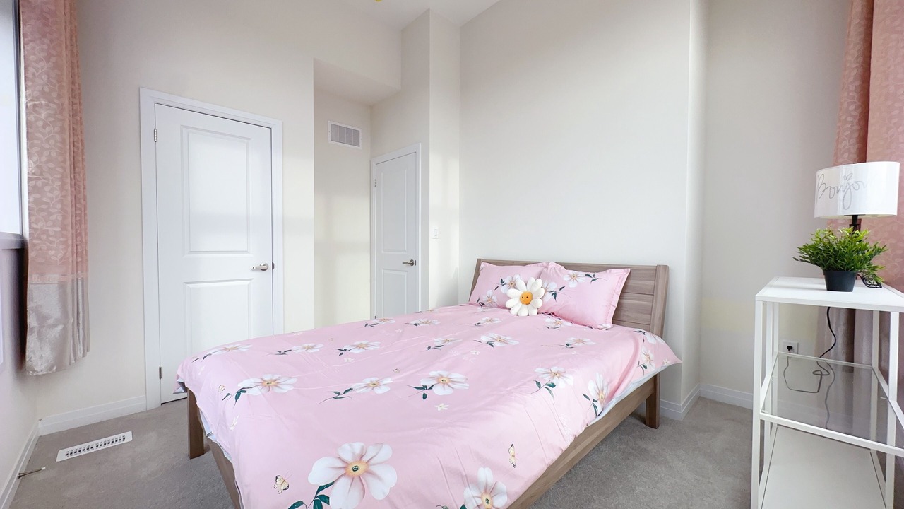 Photo of Bedroom in Richmond Hill