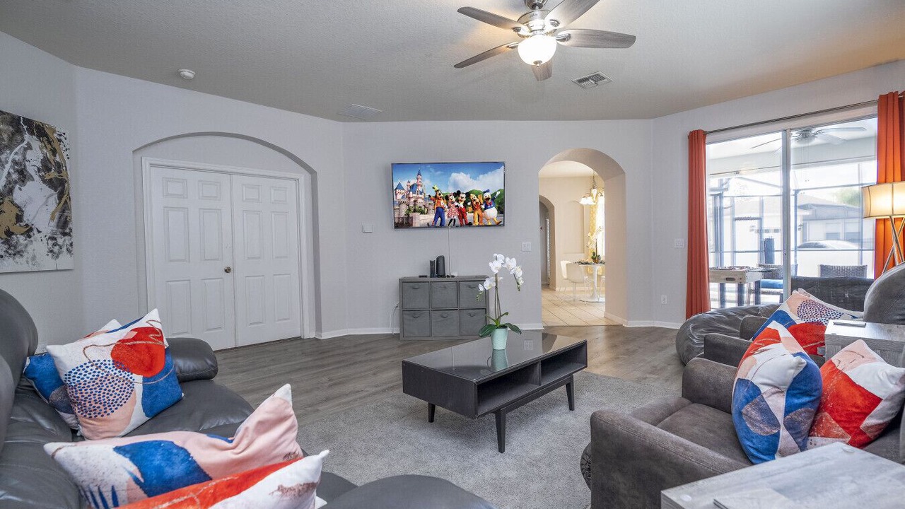 Photo of Livingroom in Trafalgar Village
