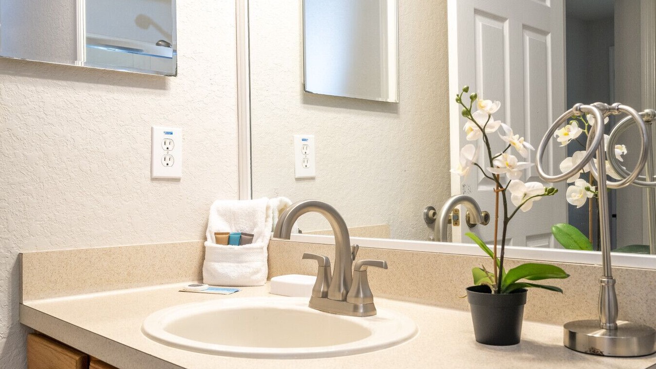 Photo of Bathroom in Trafalgar Village