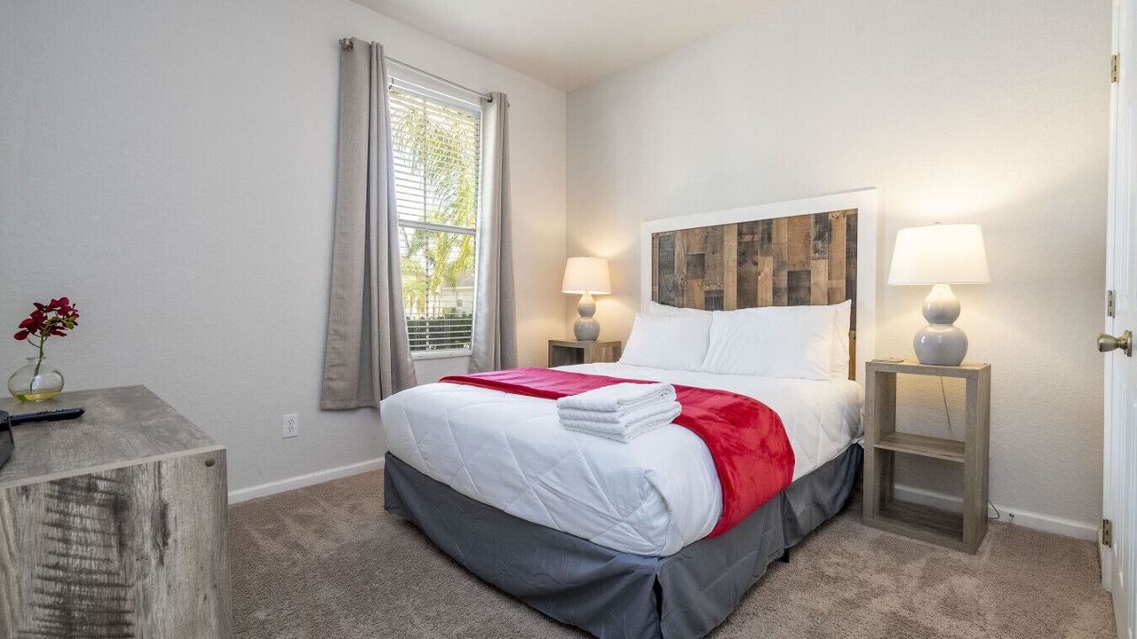 Photo of Bedroom in Trafalgar Village