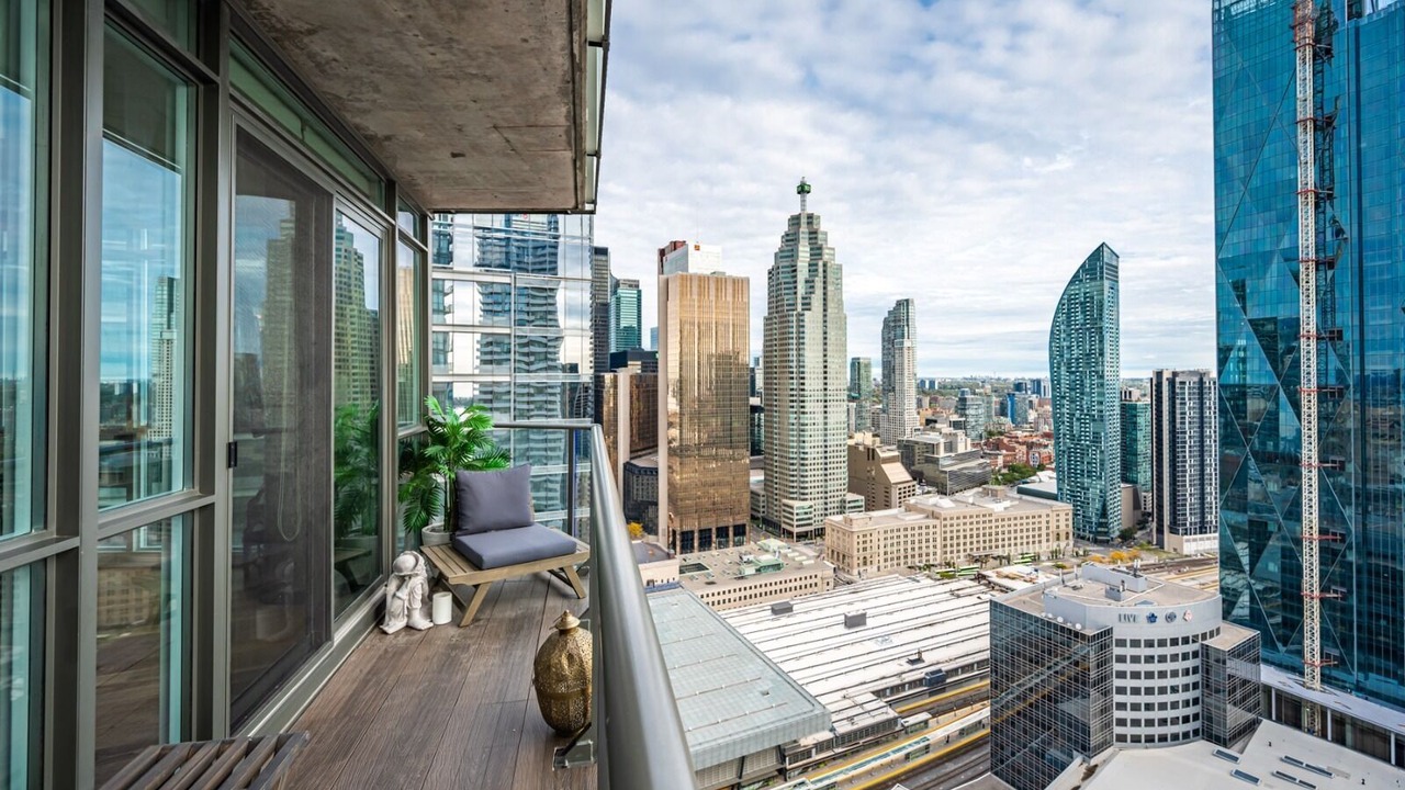 Photo of Patio Balcony in Bathurst Quay