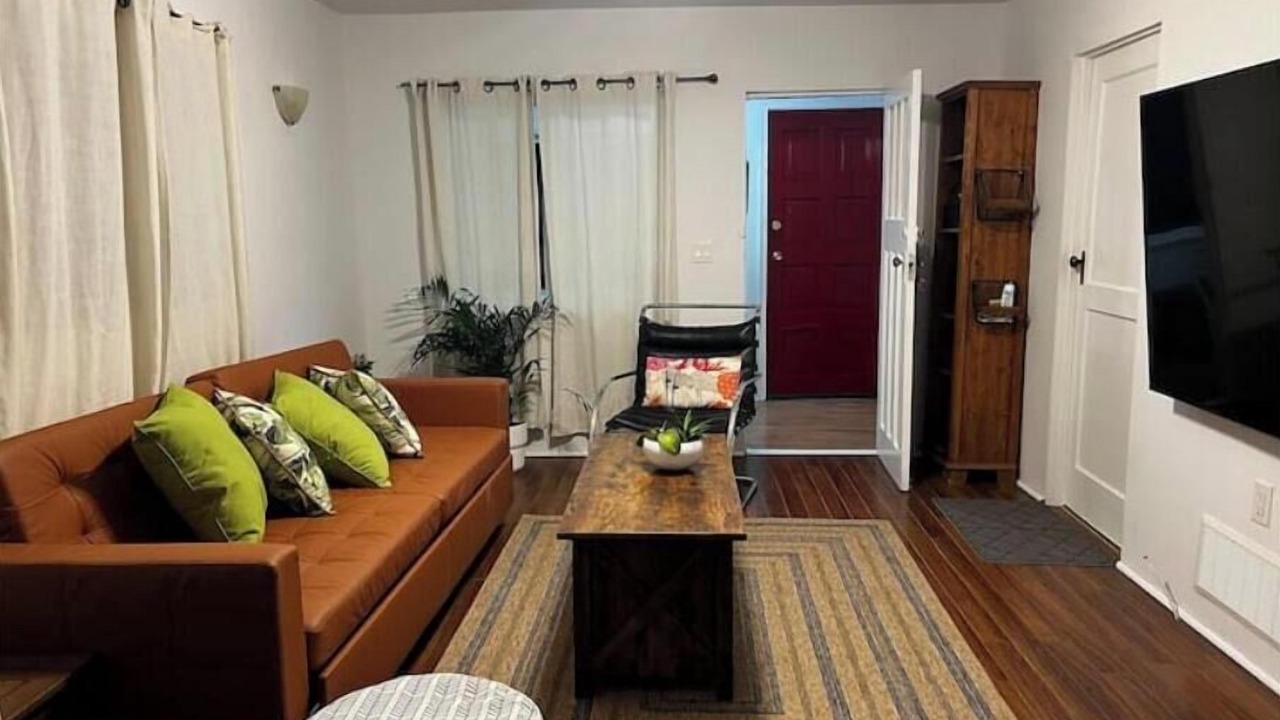Photo of Livingroom in Wasaga Beach