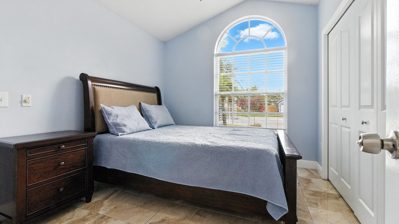 Photo of Bedroom in Town 'n' Country