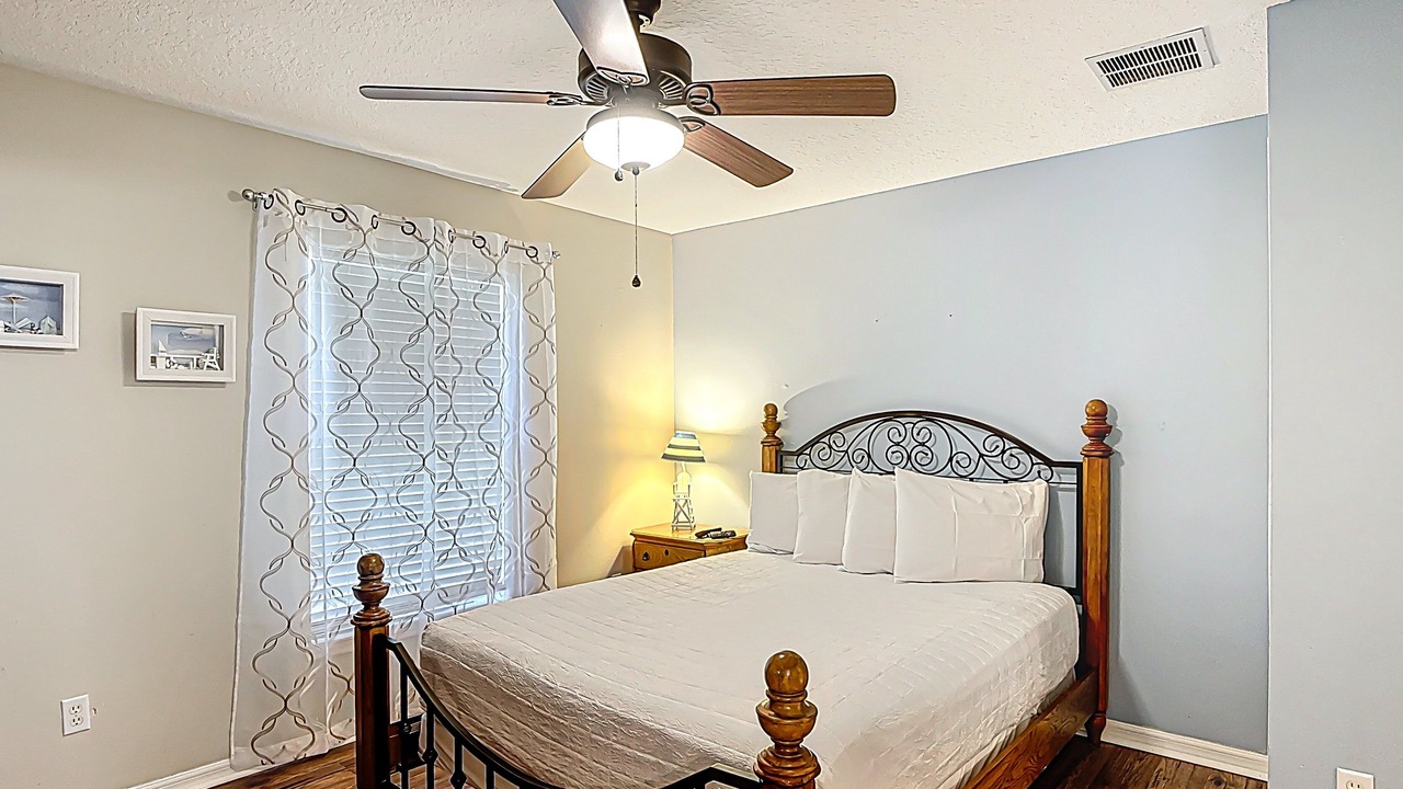 Photo of Bedroom in Sandy Ridge