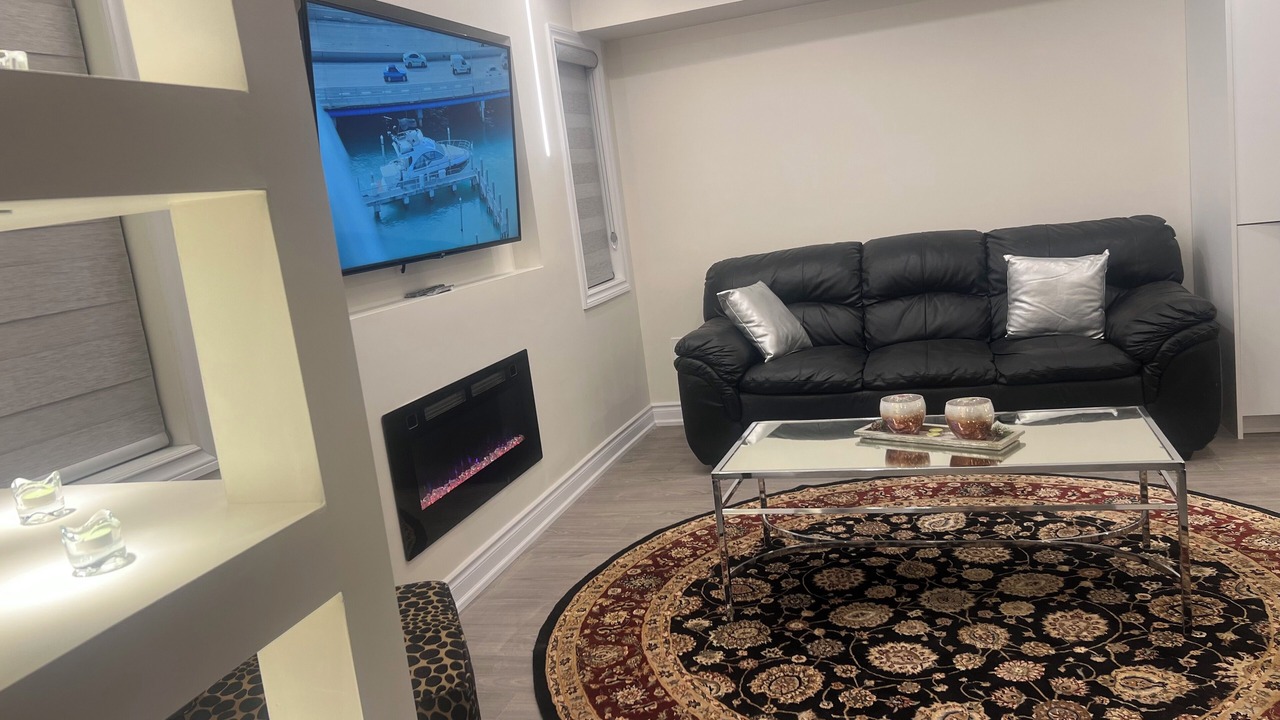 Photo of Livingroom in East Gwillimbury