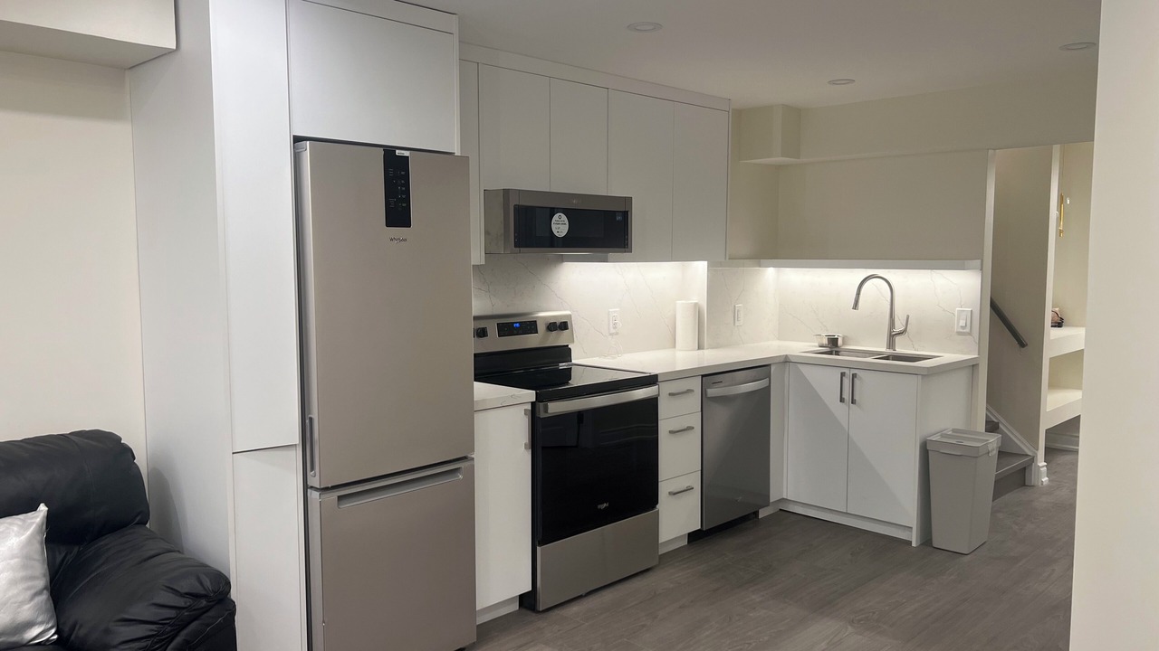 Photo of Kitchen in East Gwillimbury