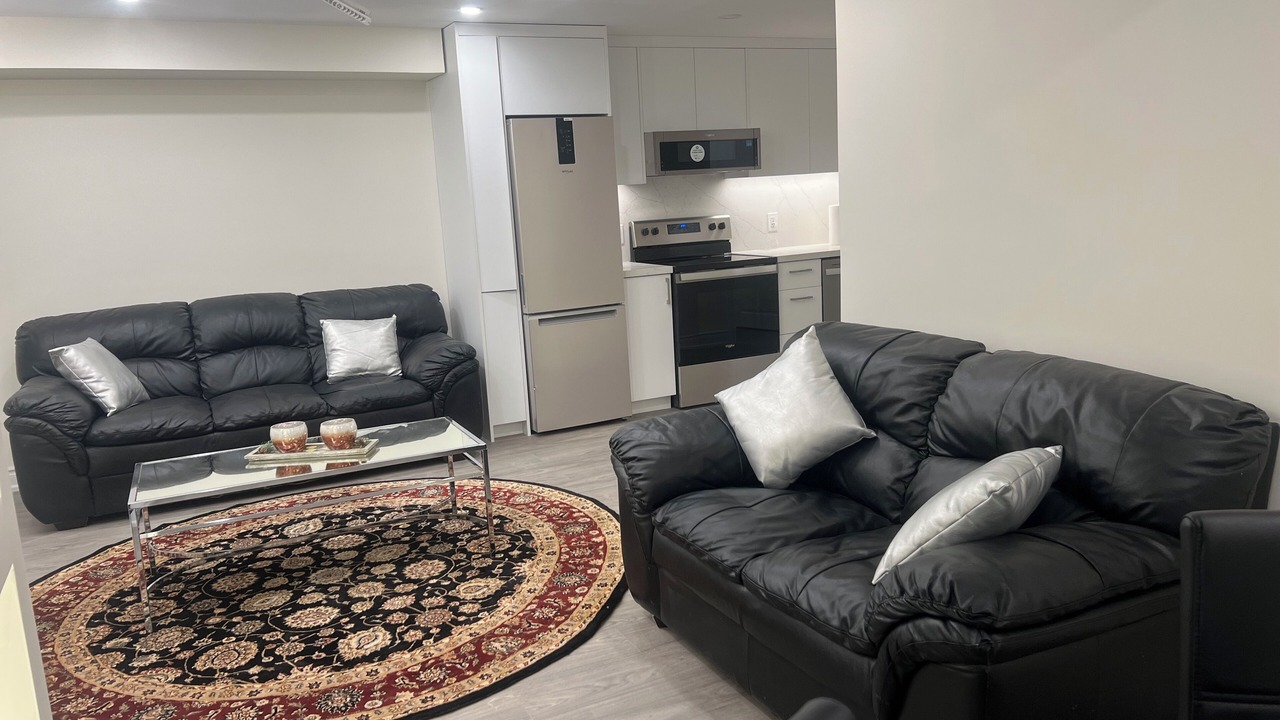 Photo of Livingroom in East Gwillimbury