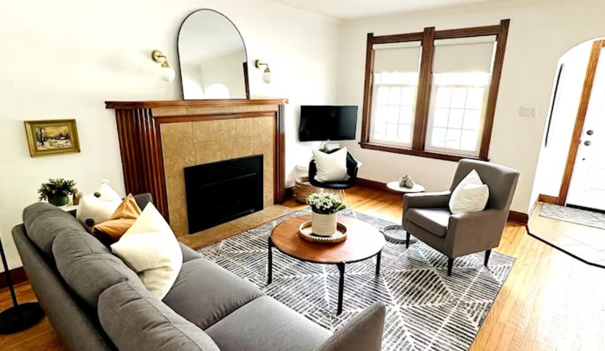 Photo of Livingroom in North Bay