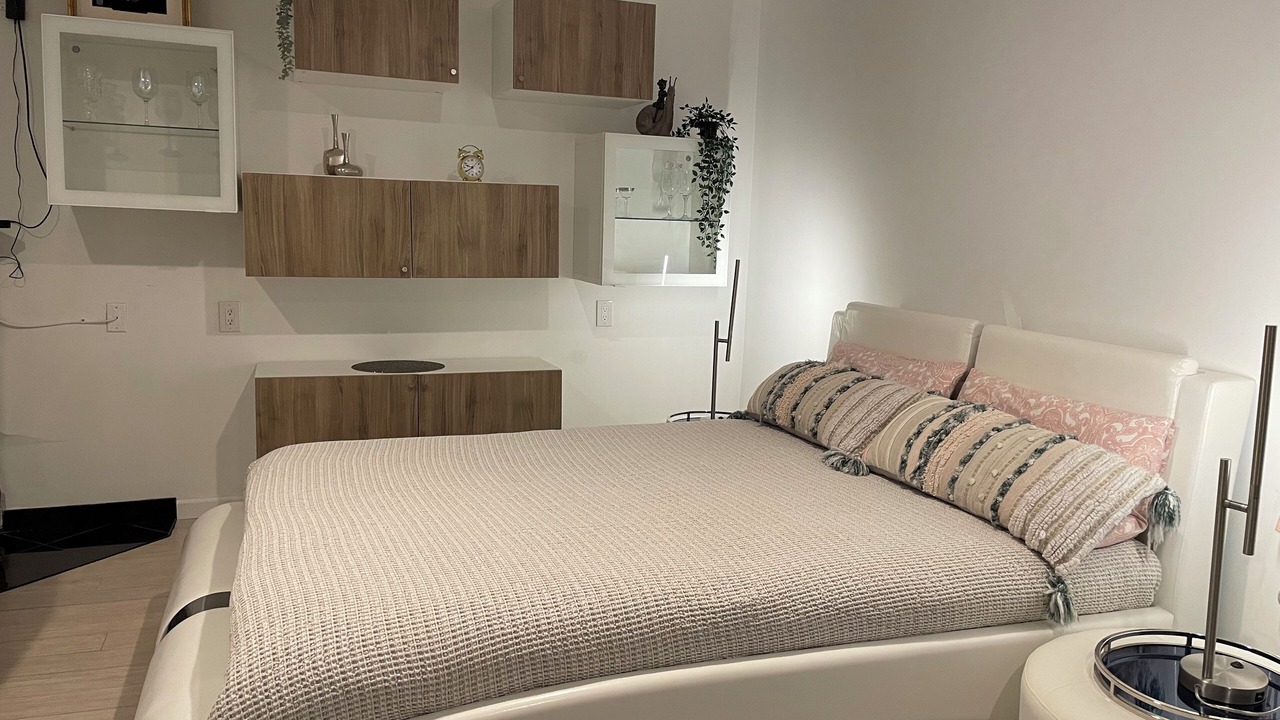 Photo of Bedroom in Cos Cob