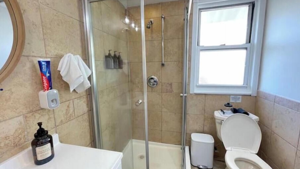 Photo of Bathroom in Franklin Square