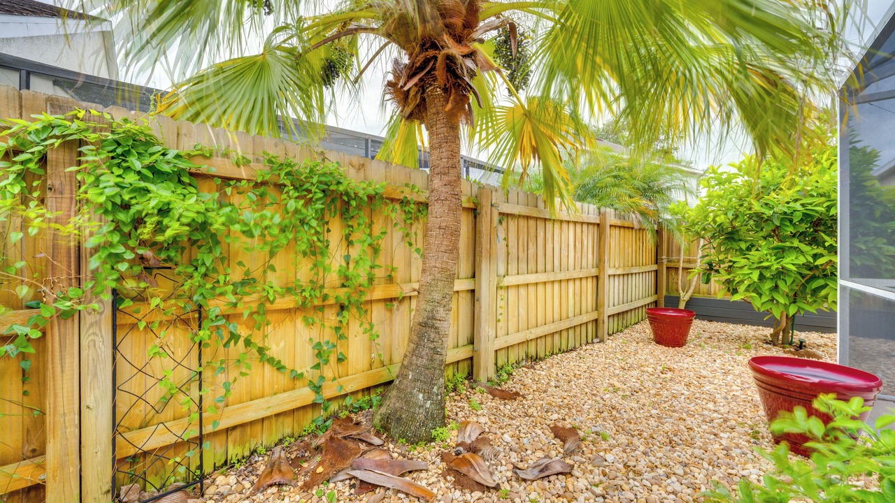 Photo of Outdoor in Lake Davenport Estates