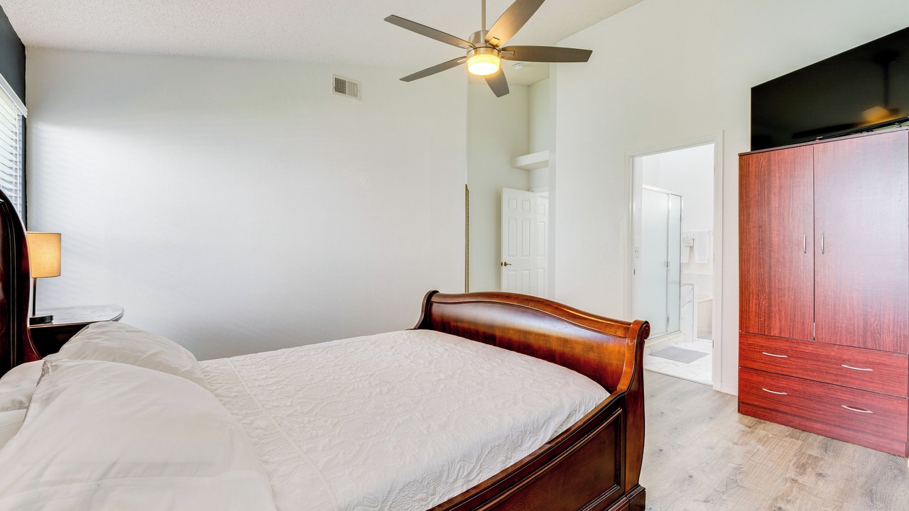 Photo of Bedroom in Lake Davenport Estates