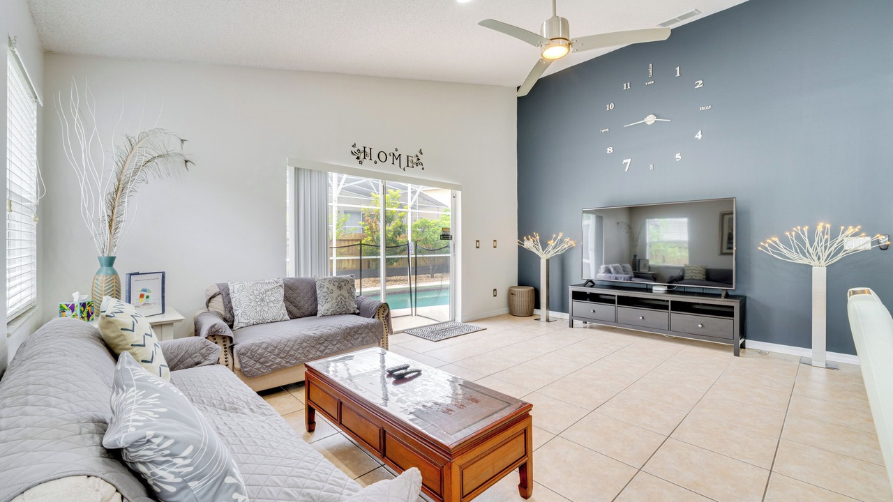 Photo of Livingroom in Lake Davenport Estates