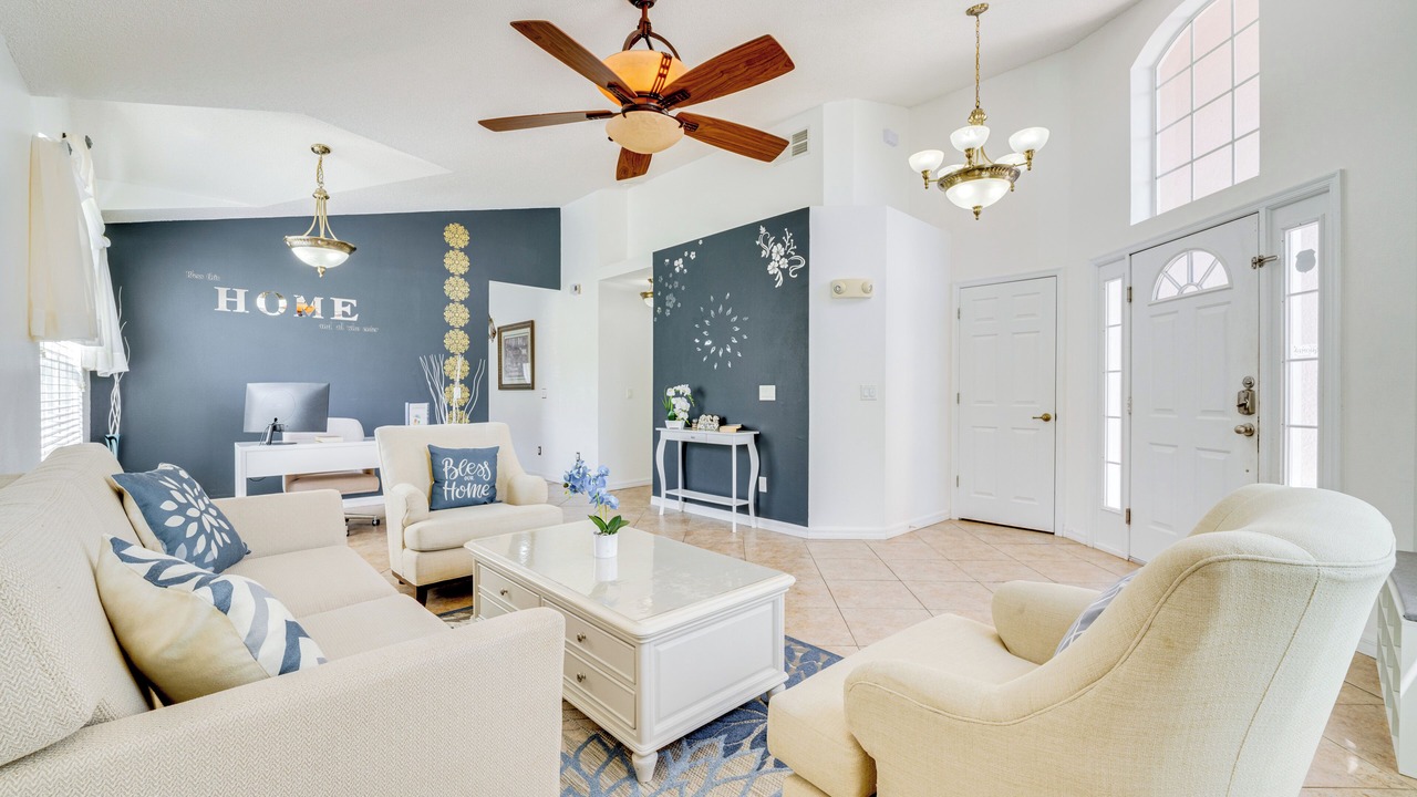 Photo of Livingroom in Lake Davenport Estates