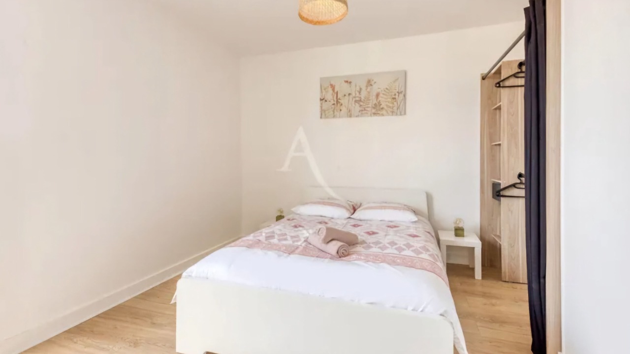 Photo of Bedroom in Thiais