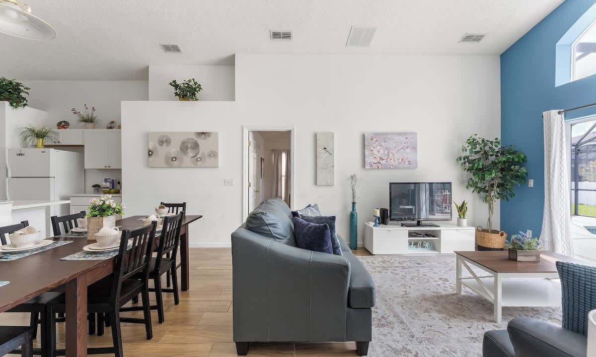 Photo of Bedroom in Seasons
