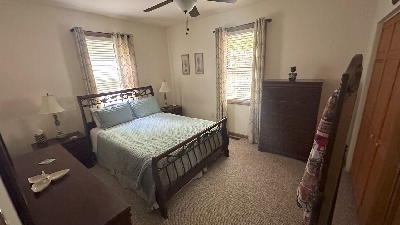 Photo of Bedroom in Greentown