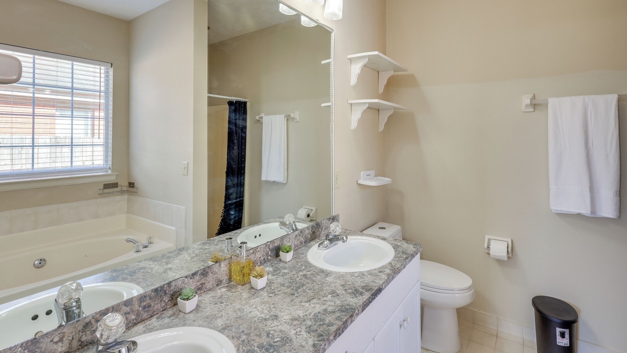 Photo of Bathroom in Gunter Afs