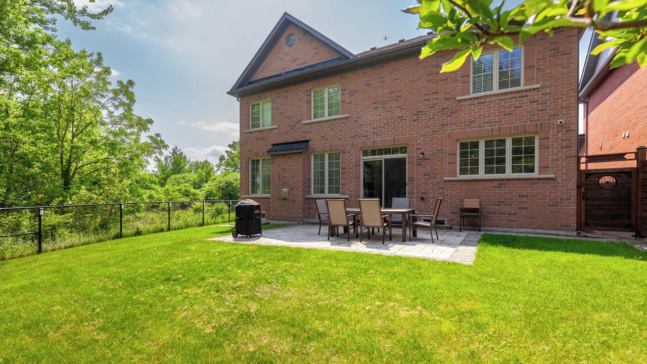 Photo of Outdoor in Richmond Hill
