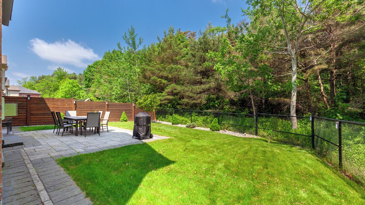 Photo of Outdoor in Richmond Hill