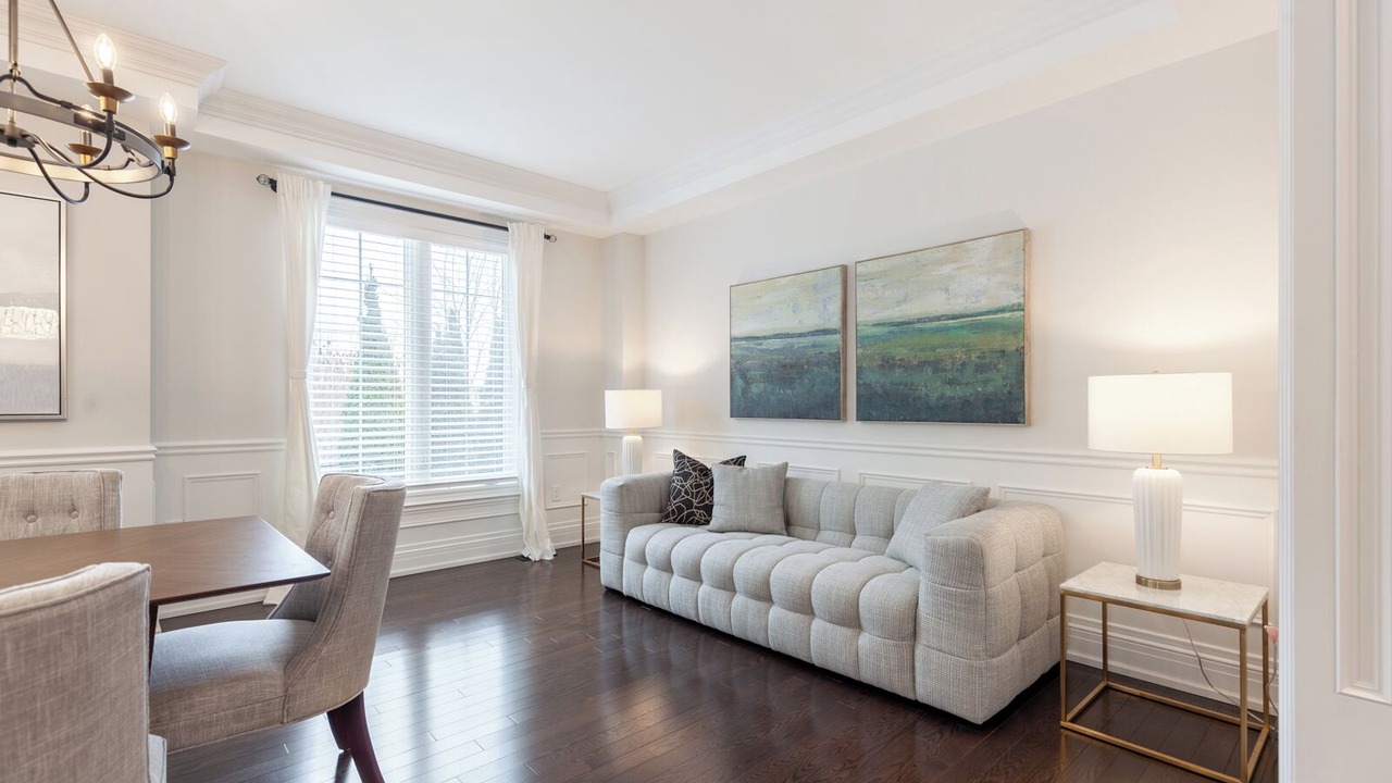 Photo of Livingroom in Richmond Hill