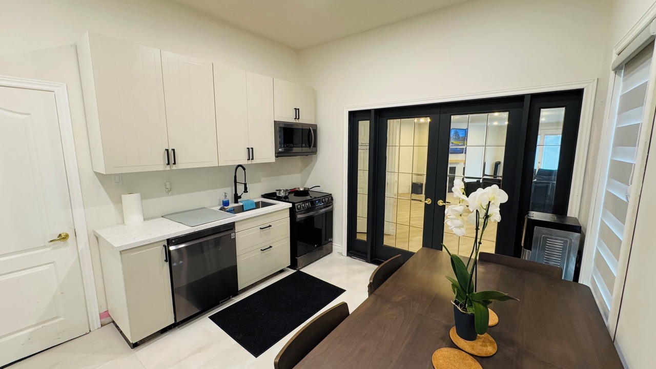 Photo of Kitchen in New Tecumseth