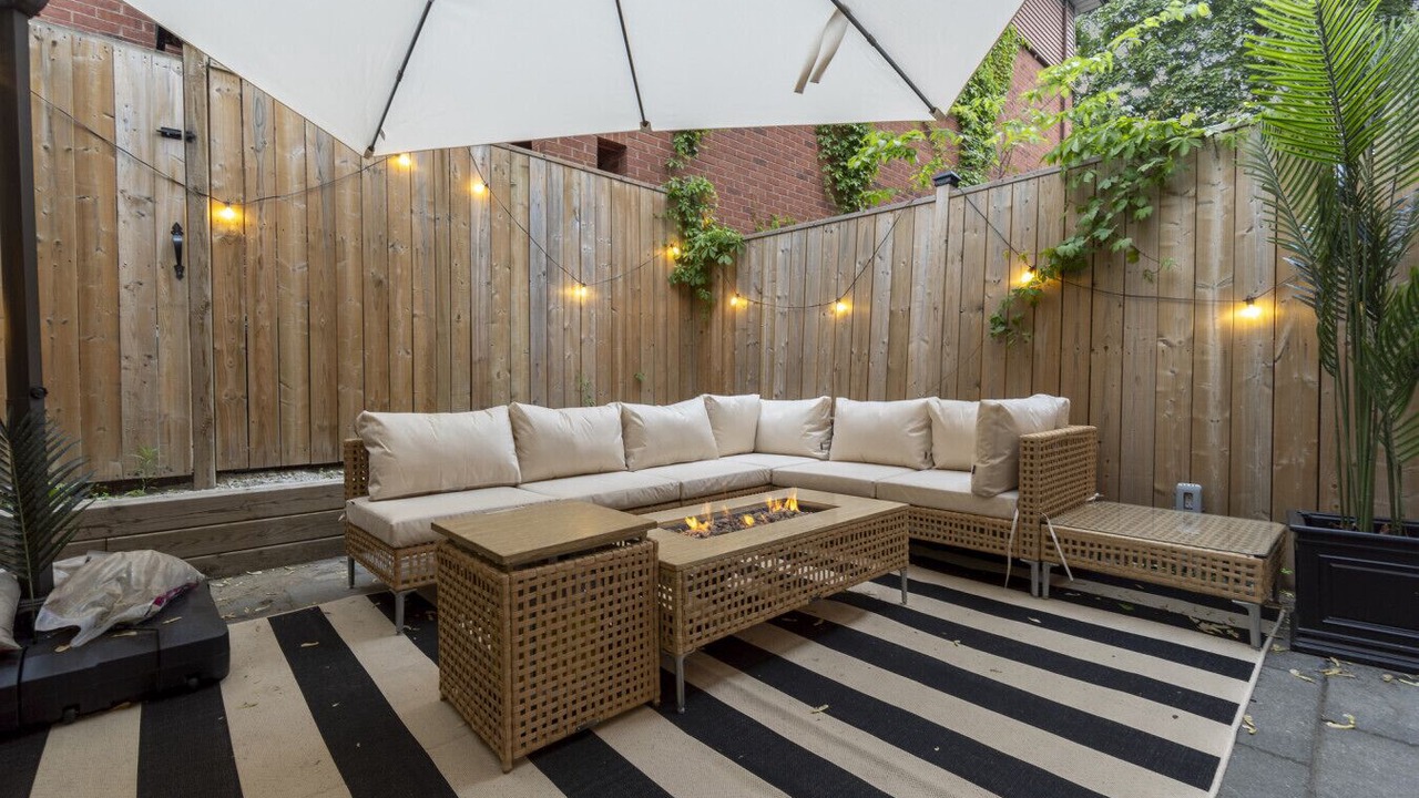 Photo of Patio Balcony in Toronto Entertainment District