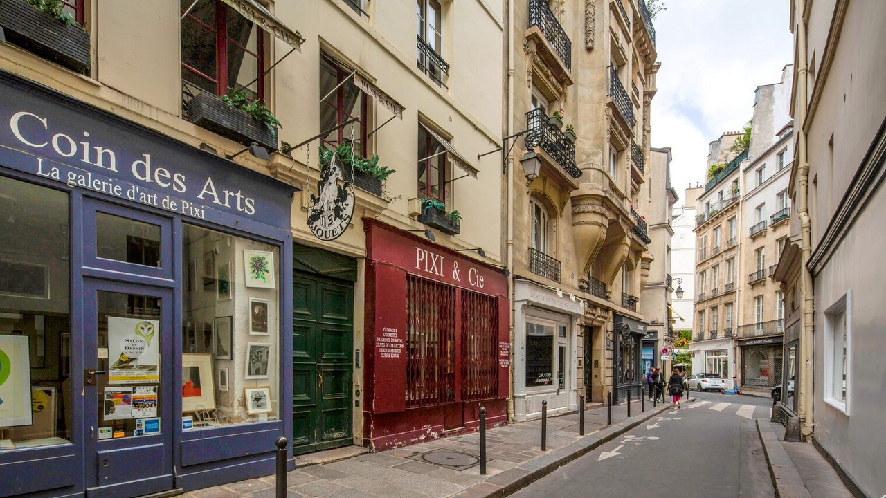Photo of Others in Saint-Germain-des-Pres