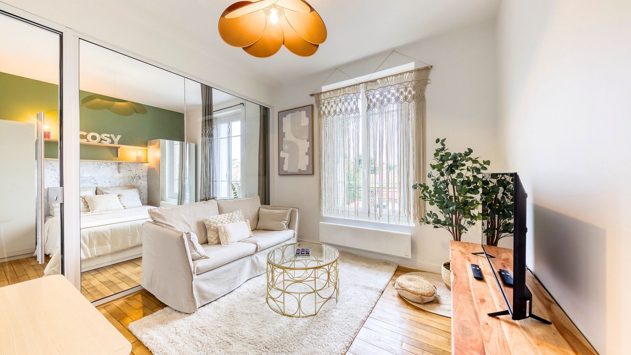 Photo of Bedroom in Saint-Cloud