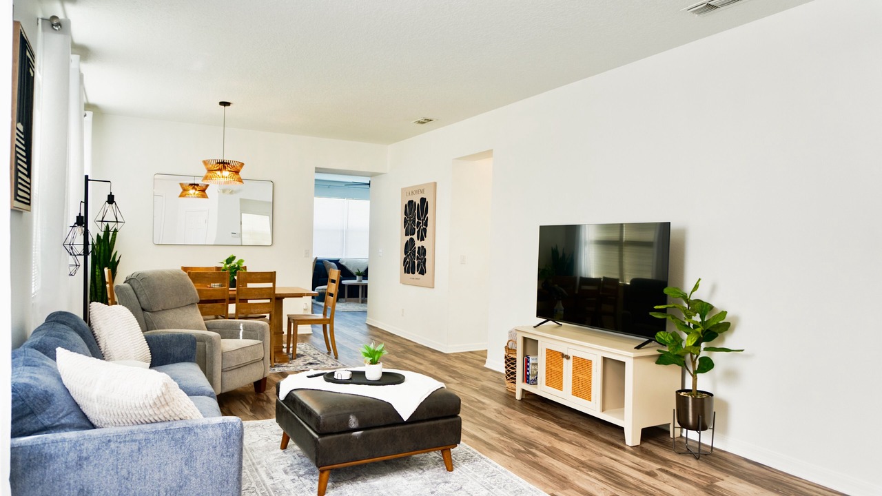 Photo of Livingroom in Legacy Park
