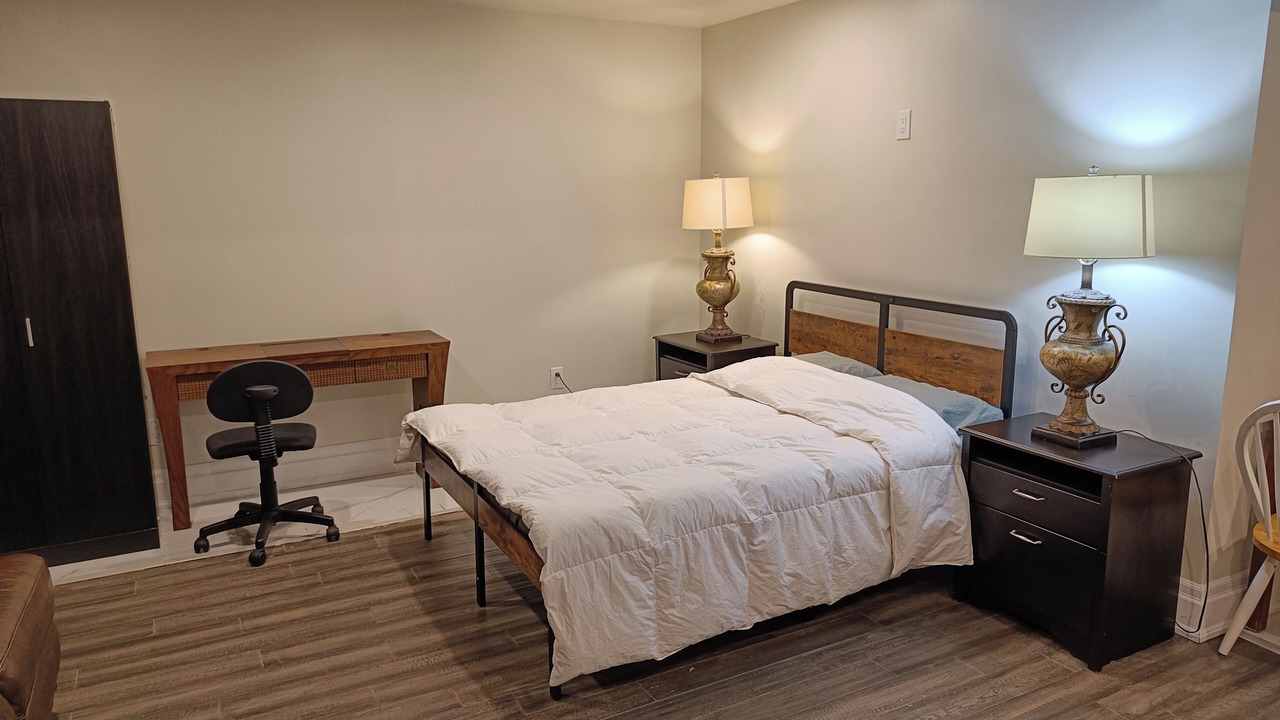 Photo of Bedroom in King