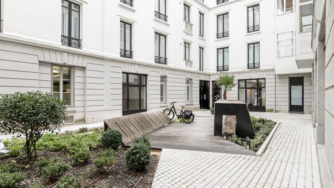 Photo of Outdoor in Champs-Elysees