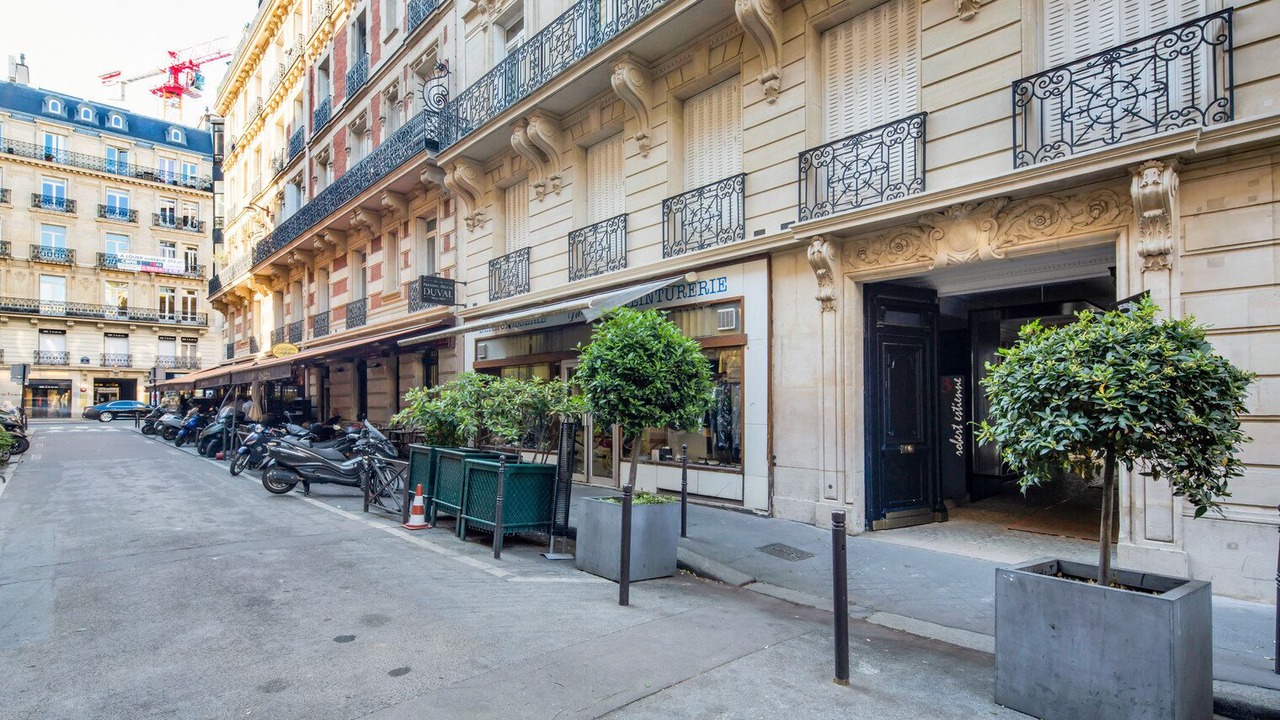 Photo of Outdoor in Champs-Elysees