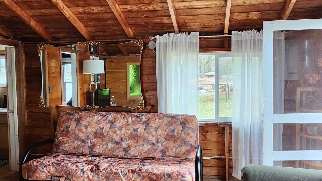 Photo of Livingroom in Frontenac