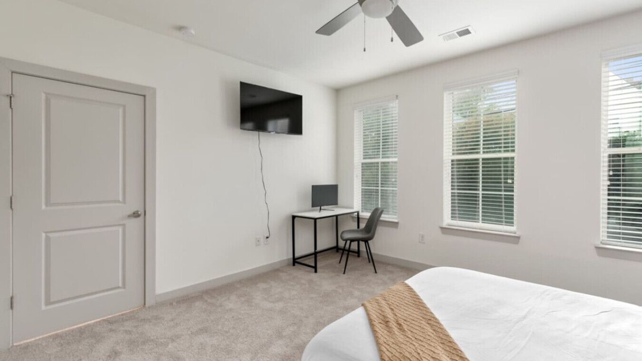 Photo of Bedroom in Forest Park