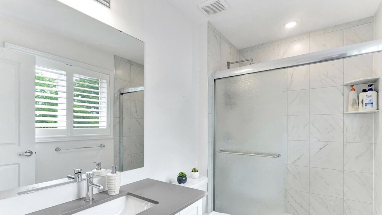 Photo of Bathroom in Stoney Creek