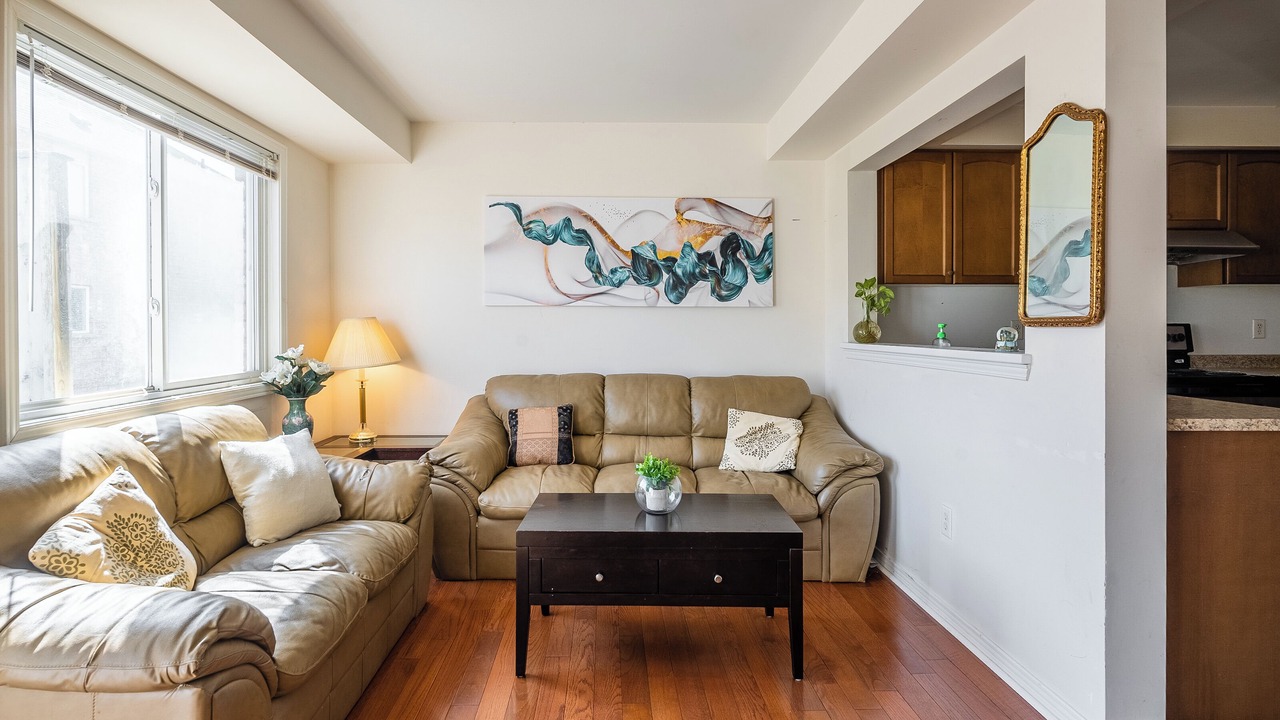 Photo of Livingroom in Clairlea - Birchmount