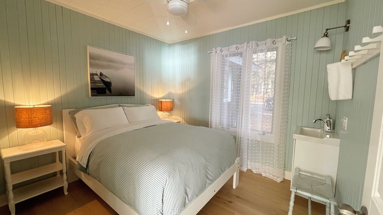 Photo of Bedroom in Muskoka Lakes