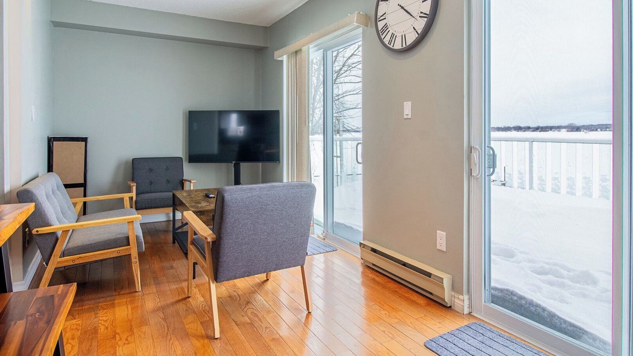 Photo of Livingroom in Scugog