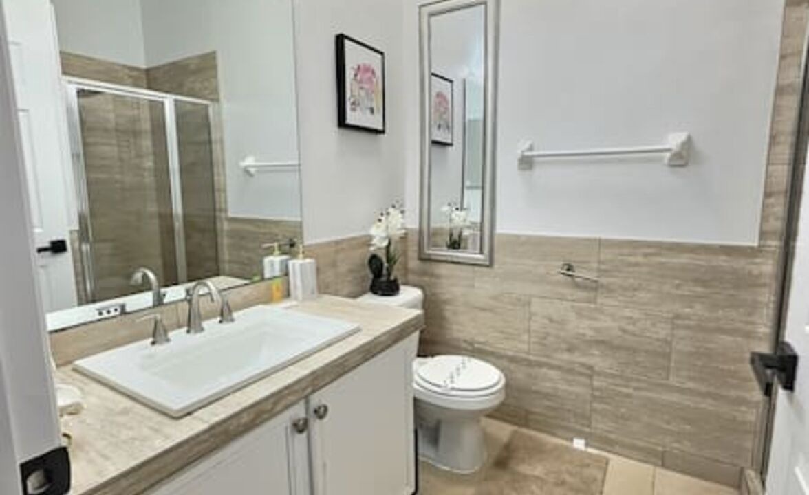 Photo of Bathroom in Crescent Lakes