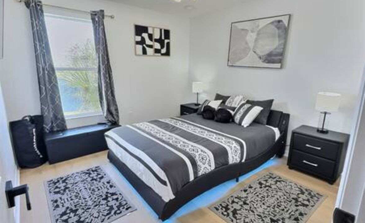 Photo of Bedroom in Crescent Lakes